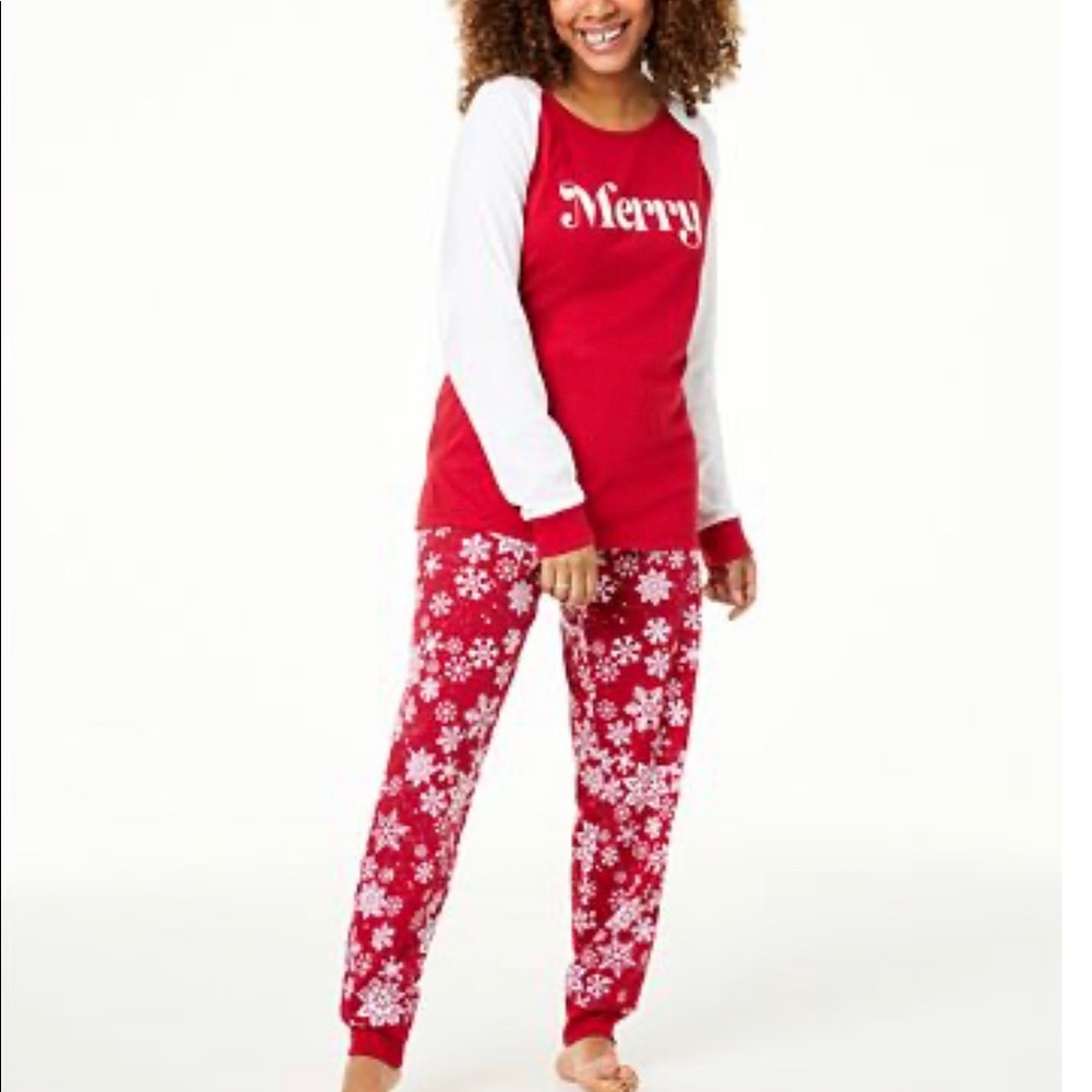 Family PJ’s MED Merry Women’s Set NWT